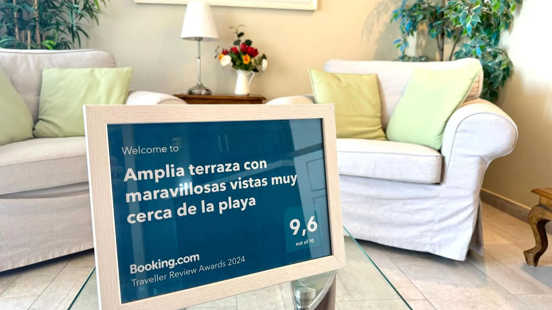 Amplia Terraza Con Maravillosas Vistas Muy Cerca De La Playa Torremolinos Apartment